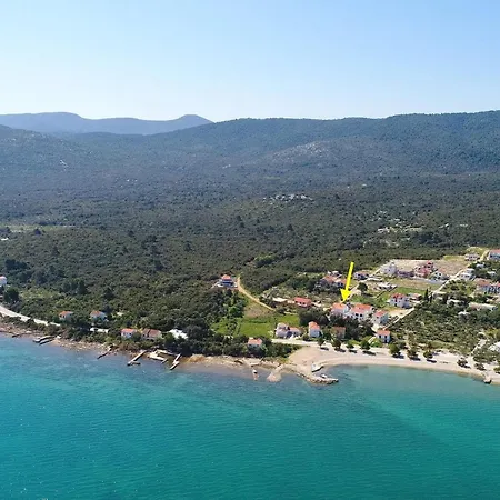 Appartement With Terrace In Drače